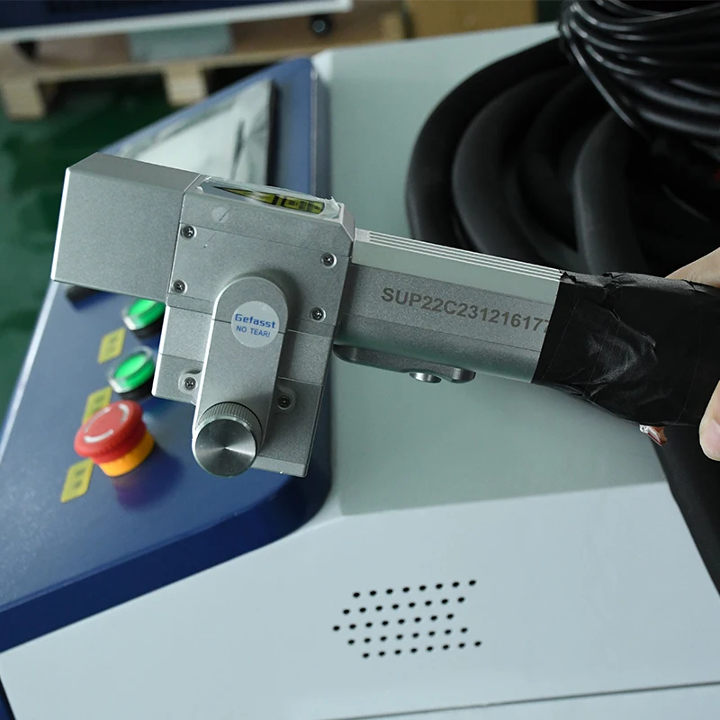 หัวทำความสะอาดด้วยเลเซอร์แบบมื - Industrial Laser Removal Machine บทวิจารณ์และราคา